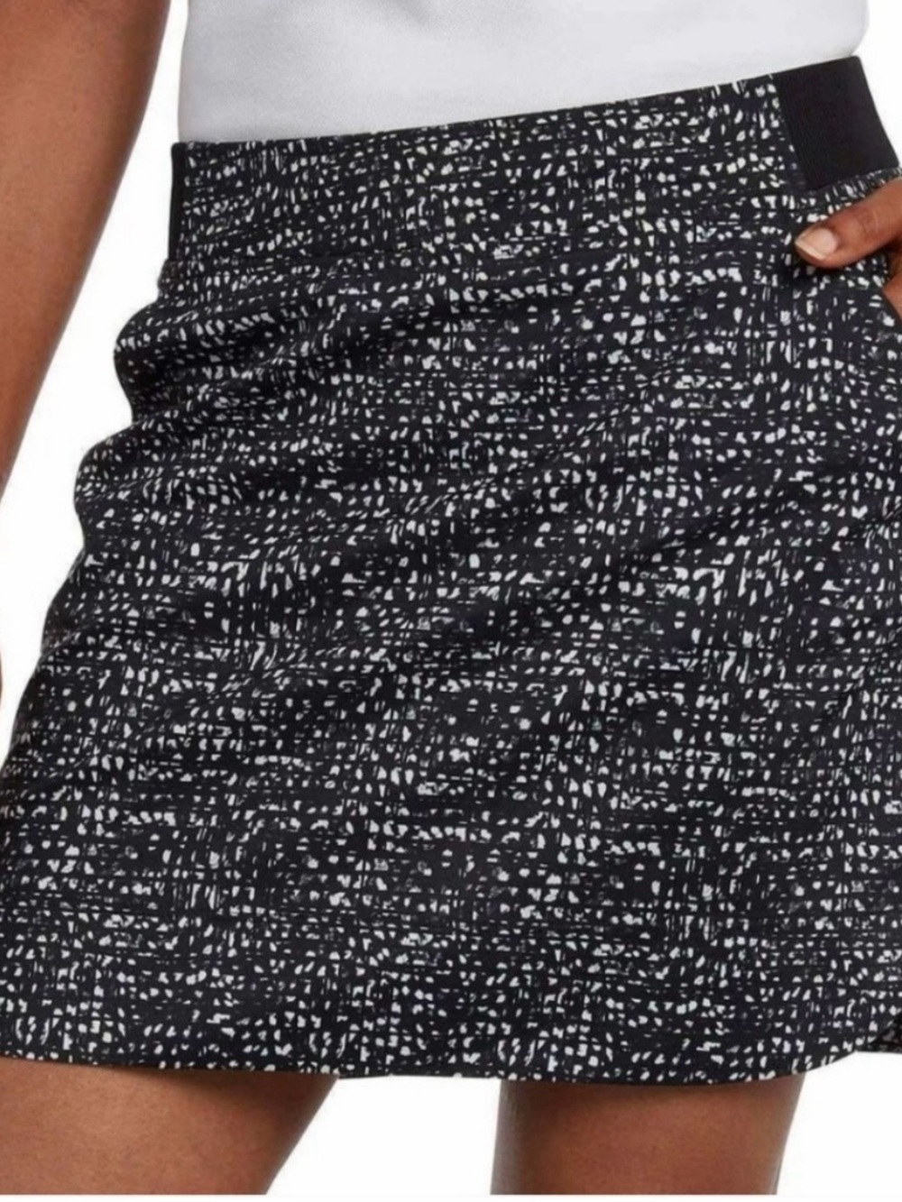 Cypress Club women’s Golf Tennis Athleisure Black and White Patterned Skort. Med